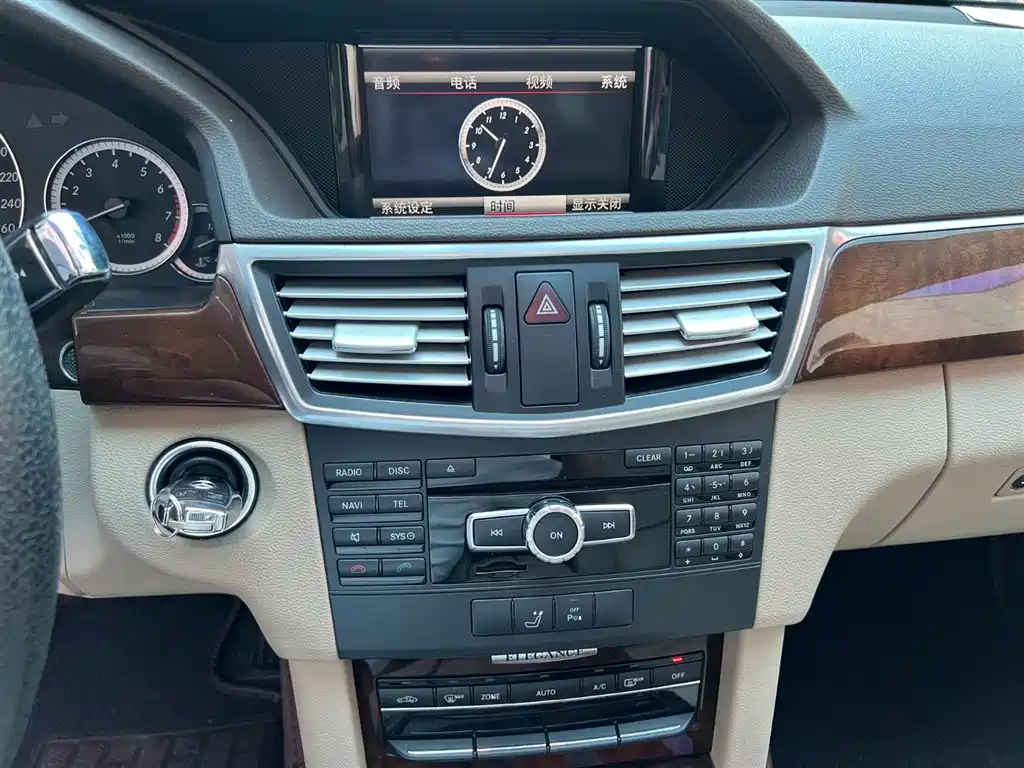 Mercedes-Benz E-Class 2013 Model E 260 L CGI Elegance фото 12