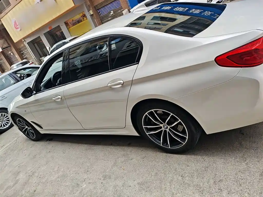 BMW 5 Series 2019 525Li M Sport Package фото 4
