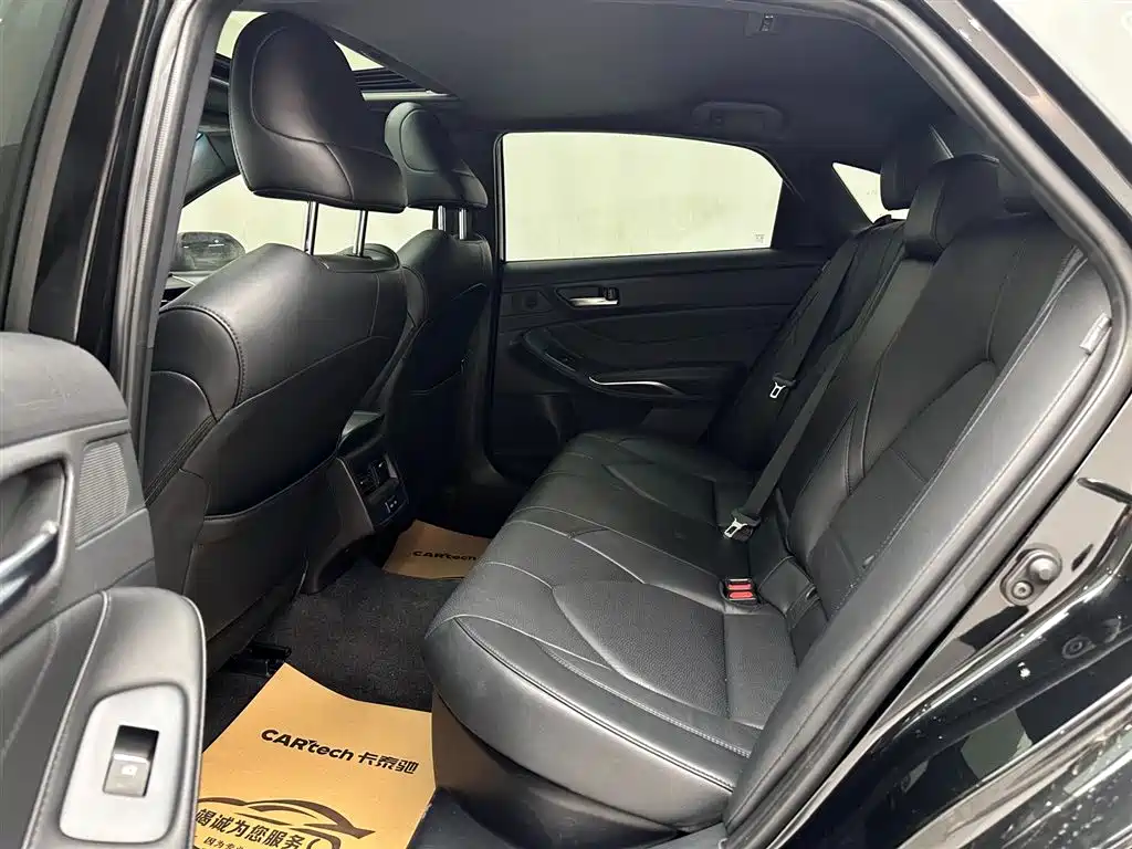 Toyota Avalon 2023 Hybrid 2.5L Luxury Edition фото 9