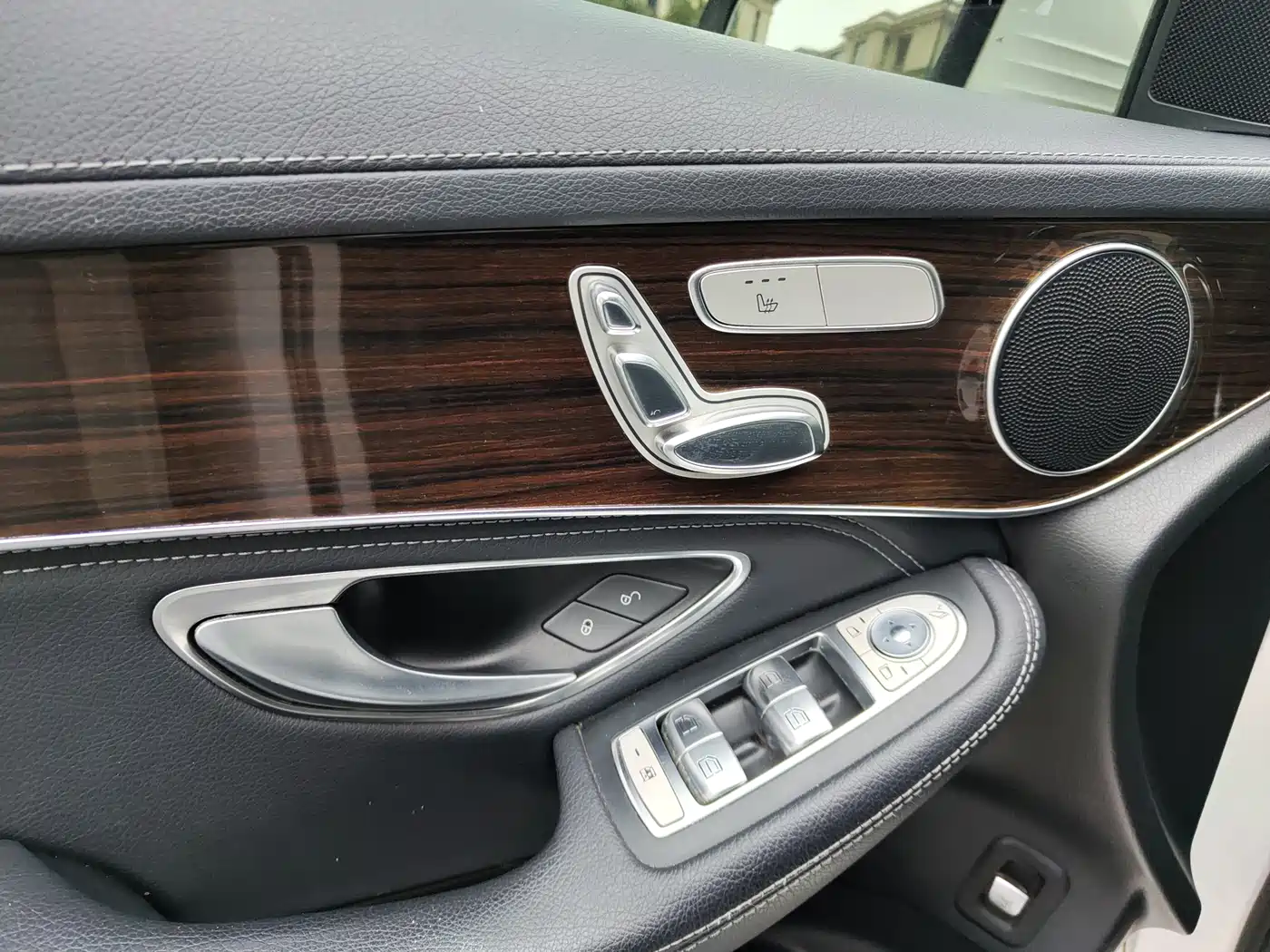 Mercedes-Benz GLC 2018 GLC 260 4MATIC Luxury фото 19