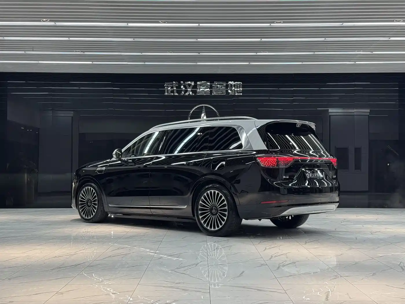 AITO Wenjie AITO M9 2025 Extended Range Ultra 52kWh 6-Seater фото 6
