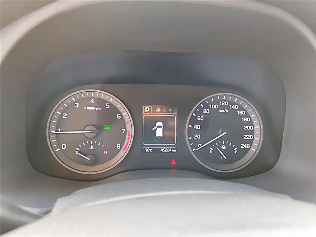 Hyundai Tucson 2018 1.6T DCT 2WD 15th Anniversary Special Edition фото 8