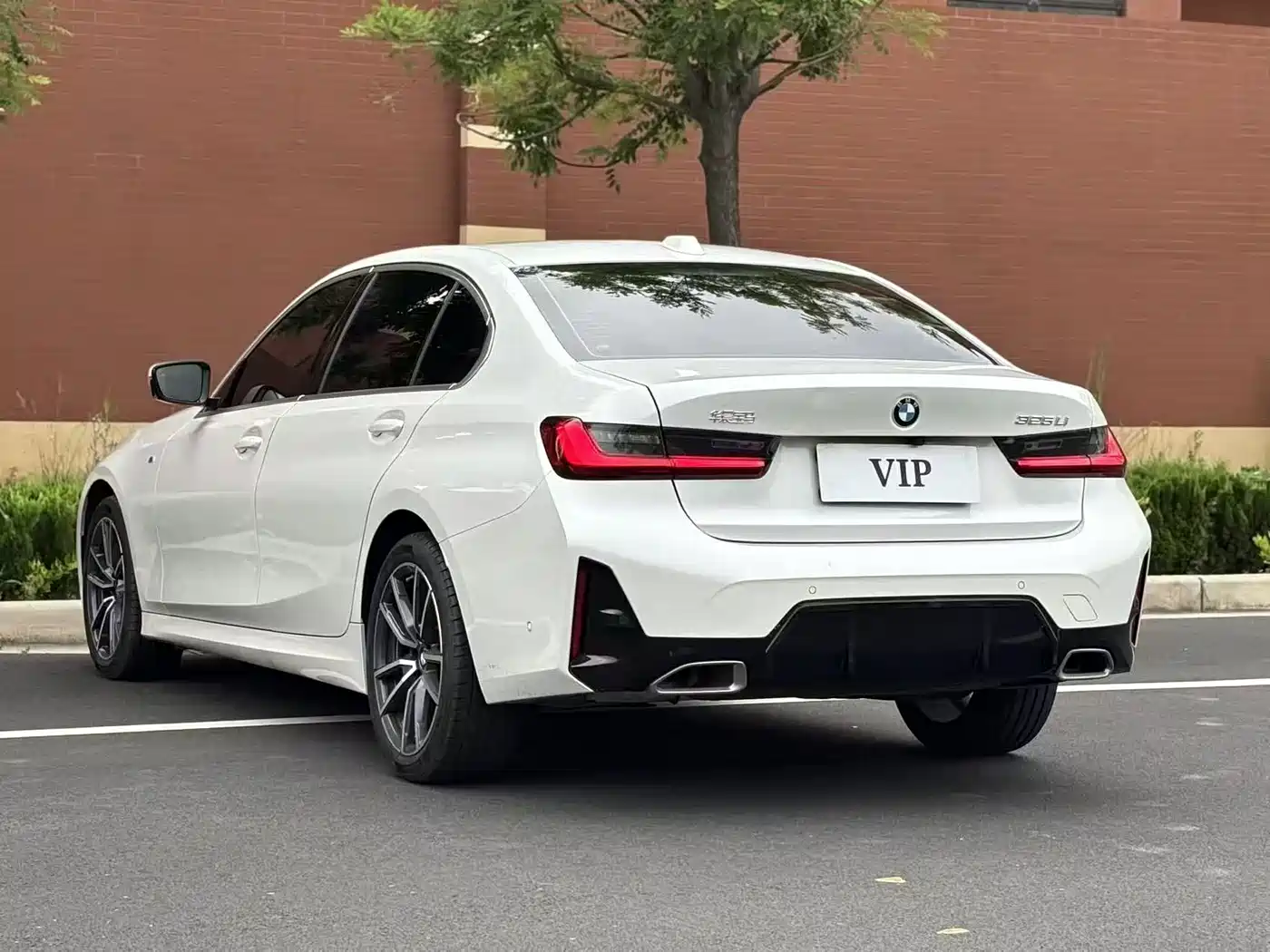 BMW 3 Series 2025 325Li M Sport Package фото 8