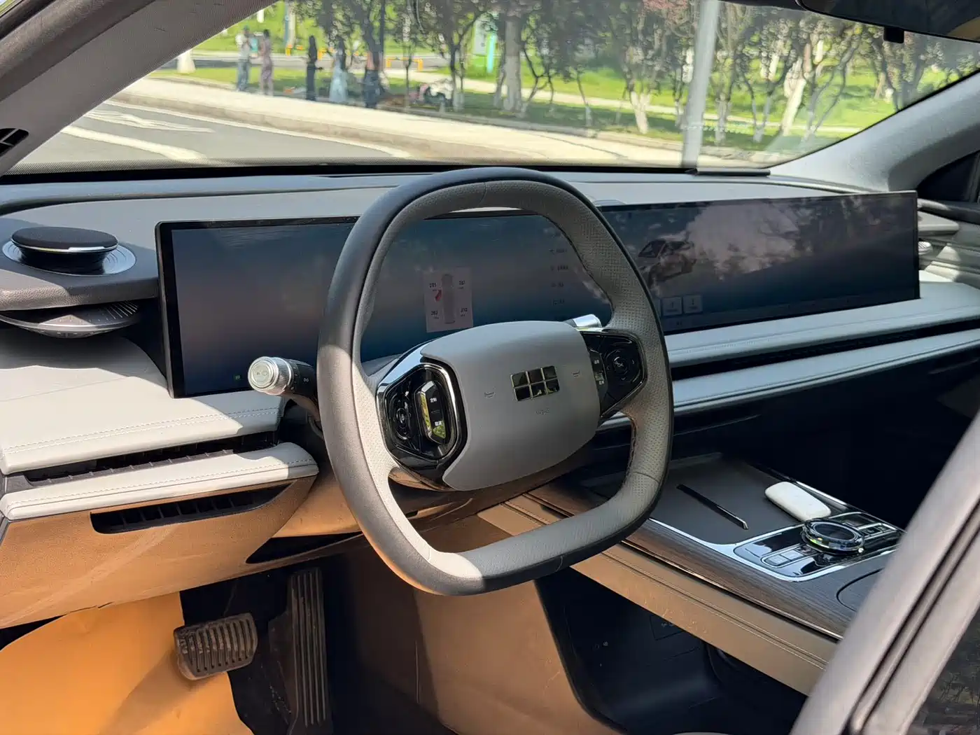Geely Galaxy Galaxy E8 2025 575km Exploration Smart Drive Edition фото 12