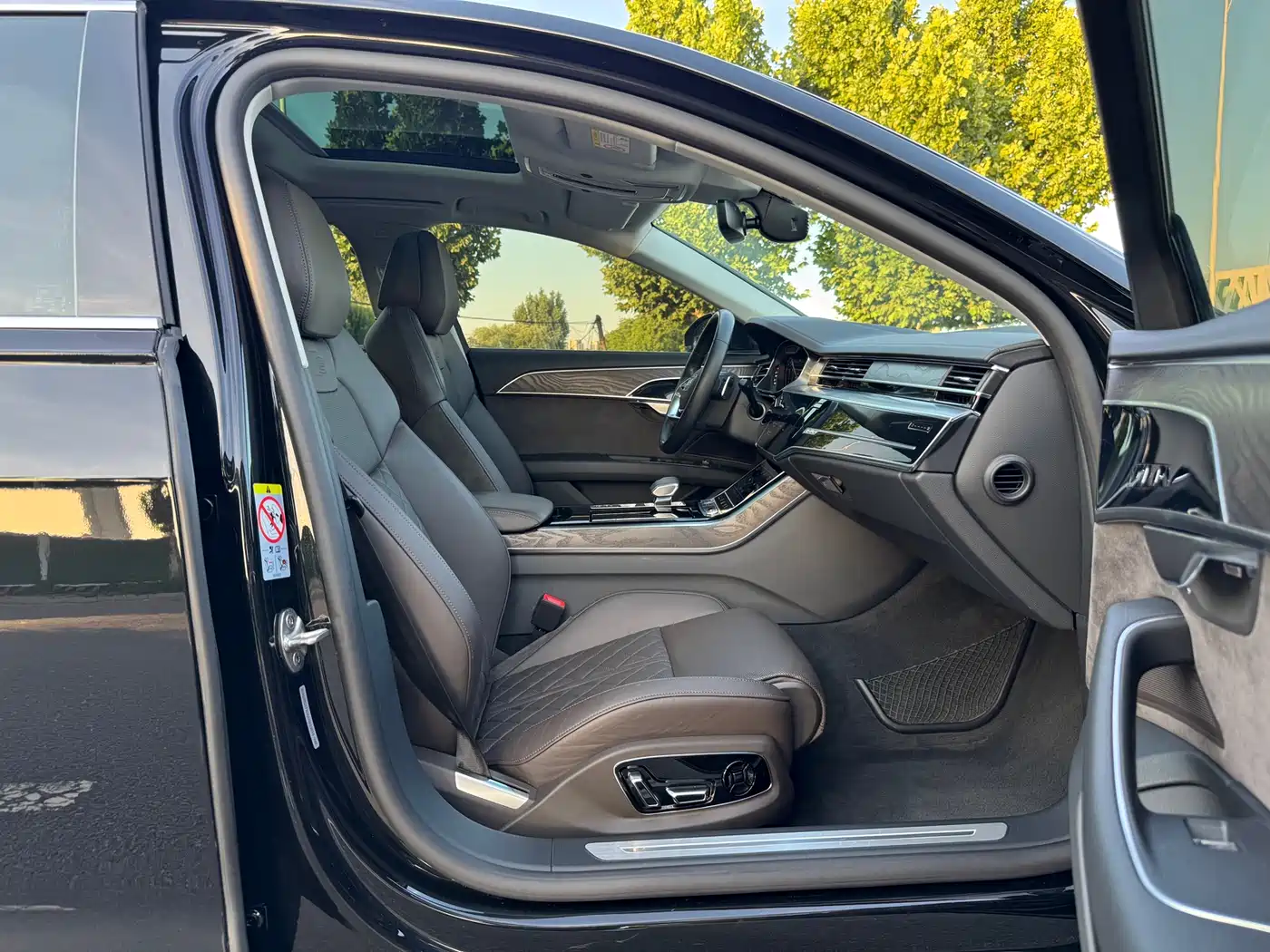 Audi A8 2022 A8L 50 TFSI quattro Comfort Collector's Edition фото 21