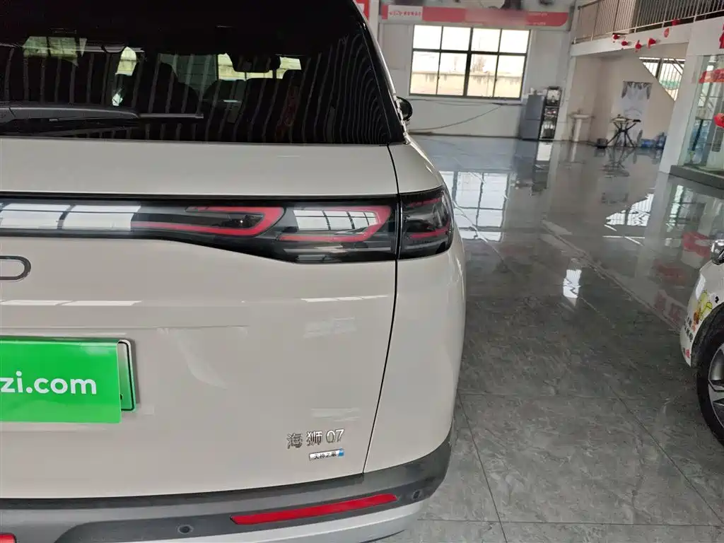 BYD Hai Shi 07 DM-i 2025 150 Pilot+ Edition фото 8