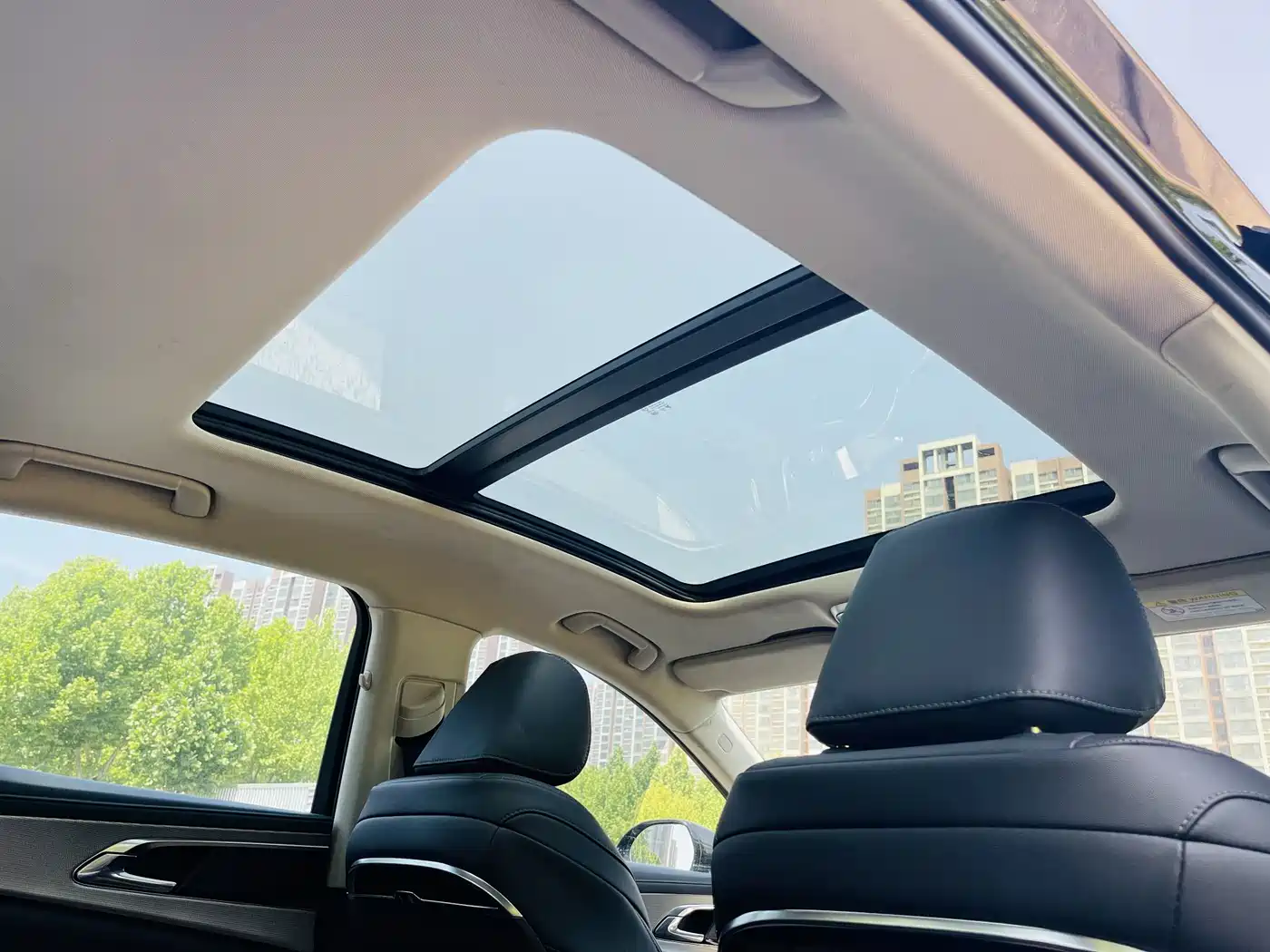 Hongqi H5 2024 1.5T DCT Smart Connect Flag Rhythm Edition фото 23