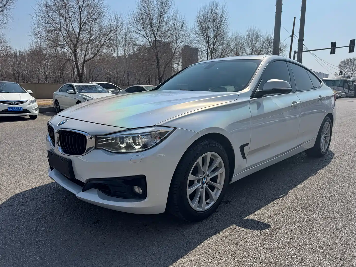 BMW 3 Series GT 2016 320i Design Package