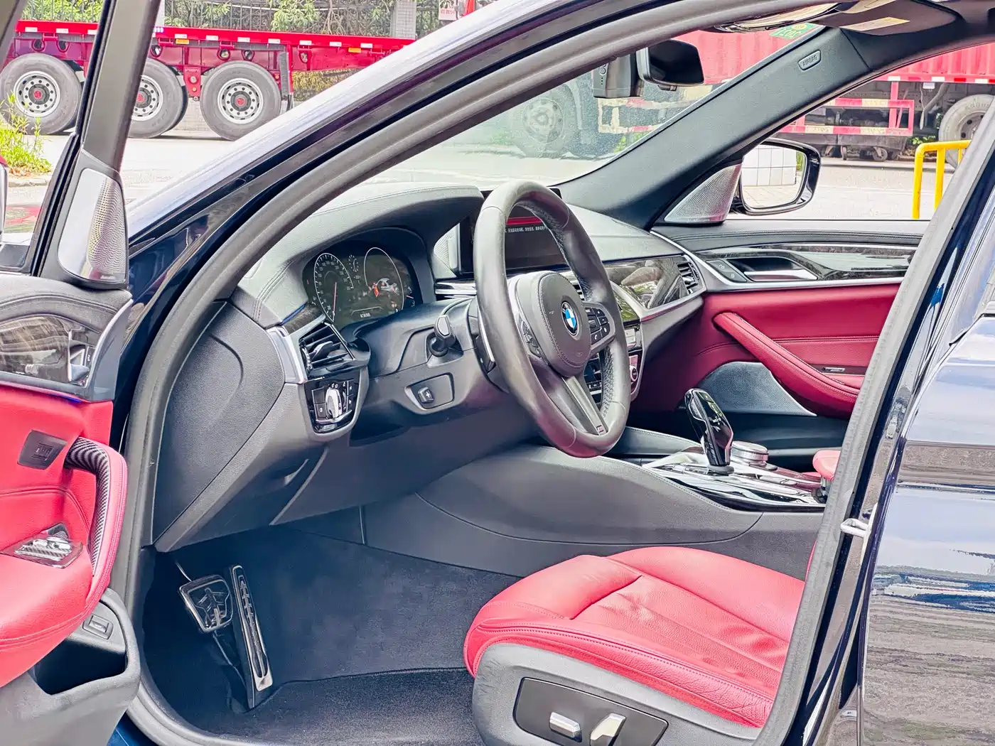 BMW 5 Series 2019 Facelift 530Li Leading M Sport Package фото 4