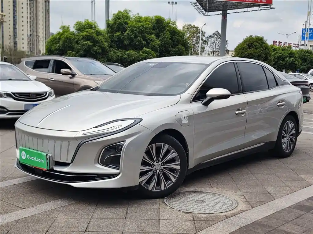 Hongqi E-QM5 2022 431km Charging Enjoyment Edition фото 2