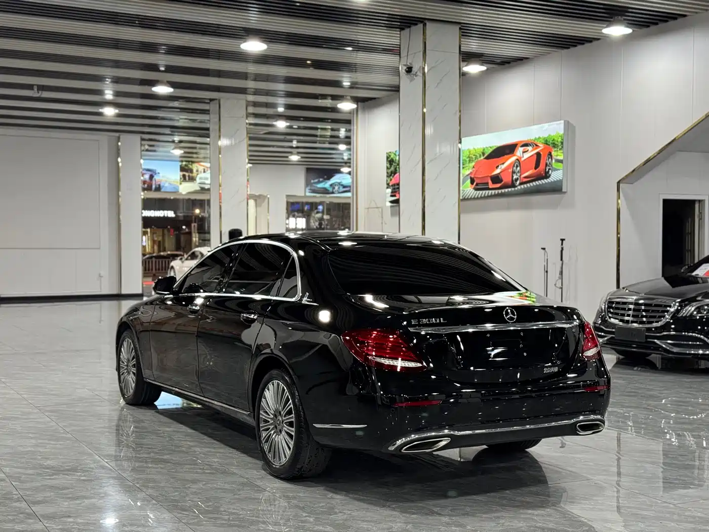 Mercedes-Benz E-Class 2020 E 300 L Fashion фото 17