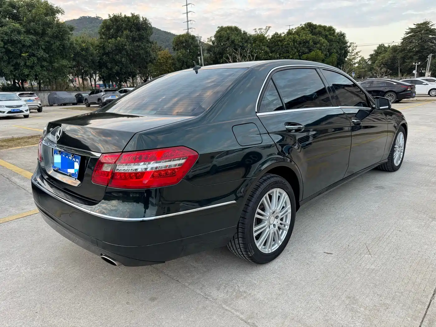 Mercedes-Benz E-Class 2012 E 300 L Fashion Luxury фото 7