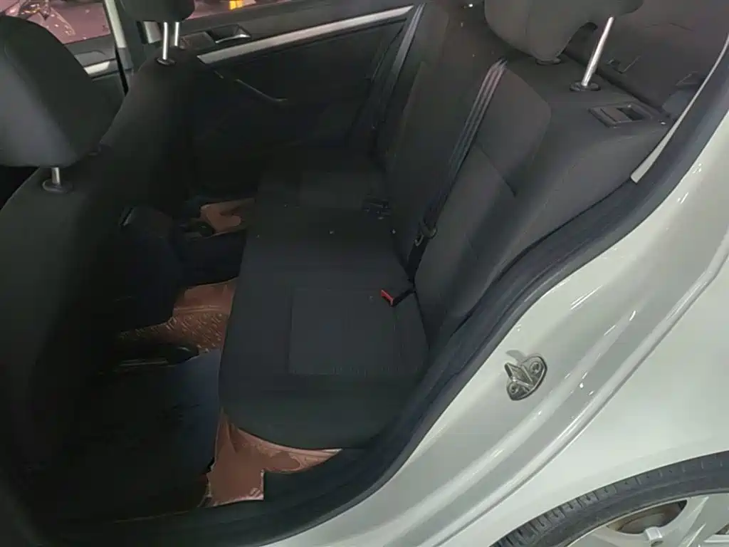 Volkswagen Lavida 2017 1.6L Automatic Trend Edition фото 17