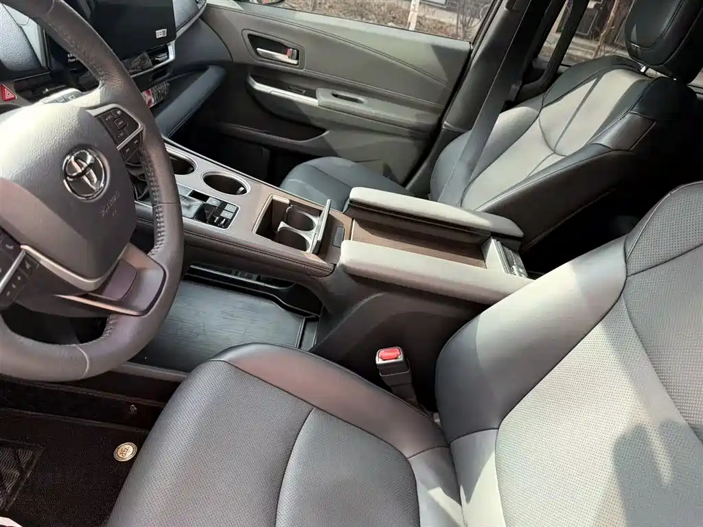 TOYOTA GREVIA