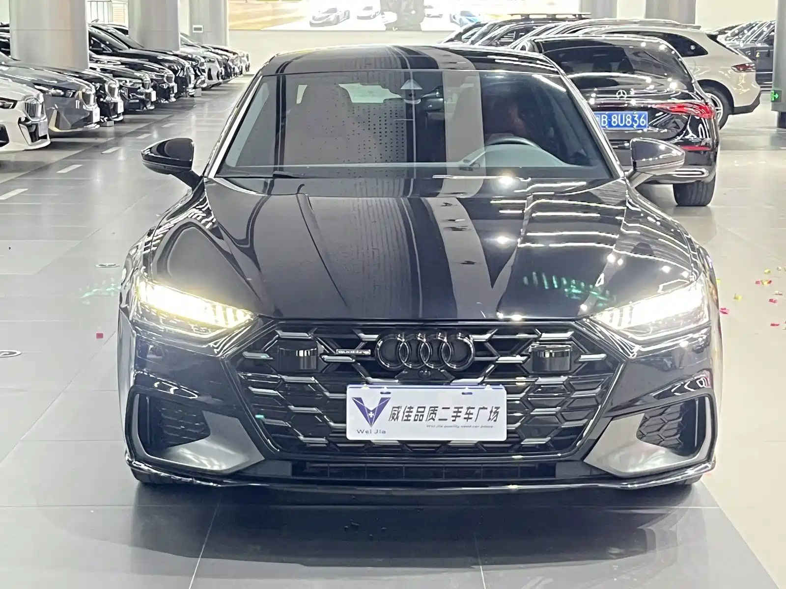 Фото 2 - Audi A7L