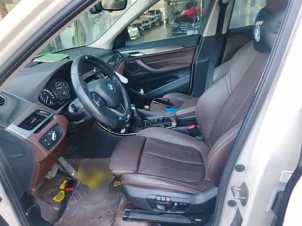 BMW X1 2019 sDrive18Li Premium Model фото 15