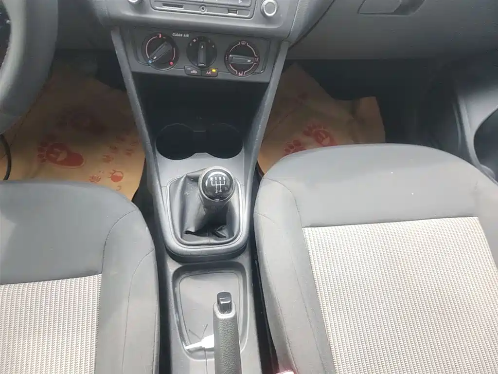 Volkswagen Polo 2016 1.4L Manual Trend фото 14