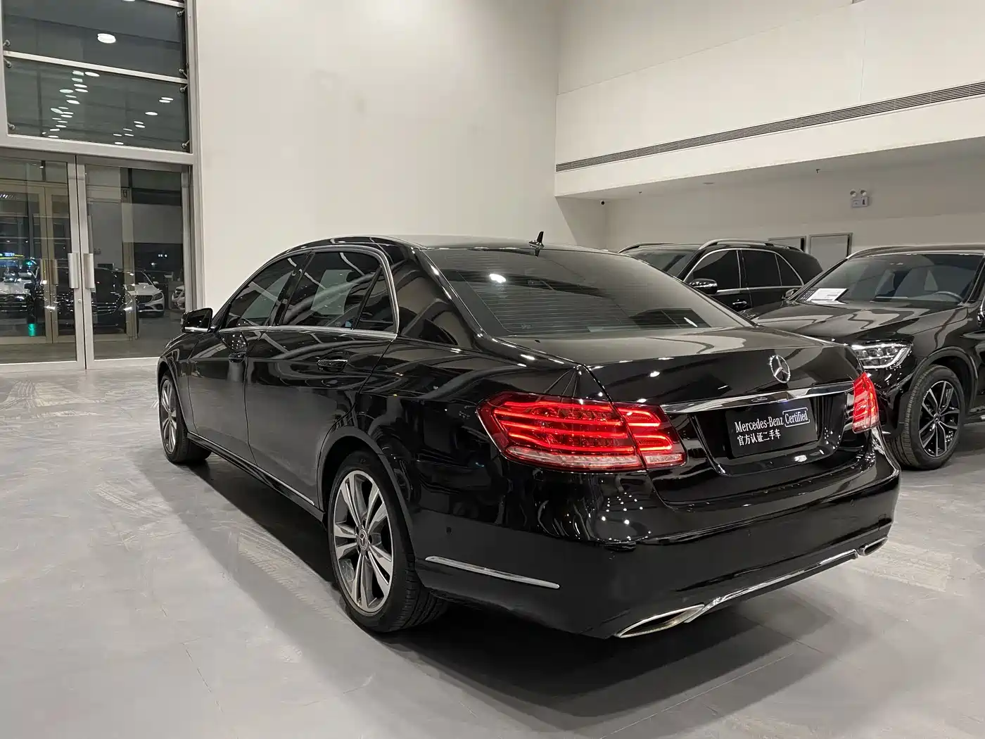 Mercedes-Benz E-Class 2015 Facelift E 180 L фото 14