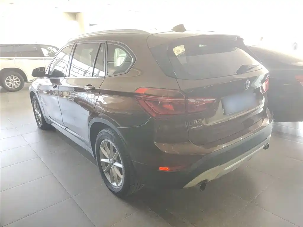 BMW X1 2018 sDrive18Li Fashion Model фото 5