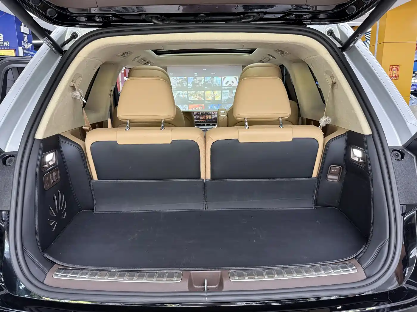 AITO Wenjie AITO M9 2025 Extended Range Ultra 52kWh 6-Seater фото 8