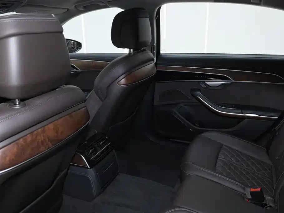 Audi A8 2023 A8L 50 TFSI quattro Premium фото 26