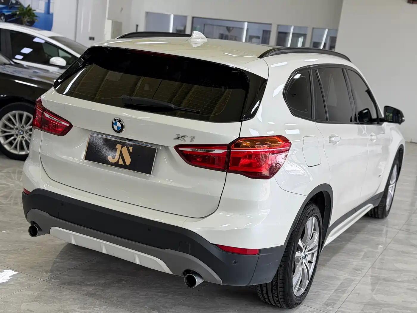 BMW X1 2018 xDrive20Li Premium Model фото 8