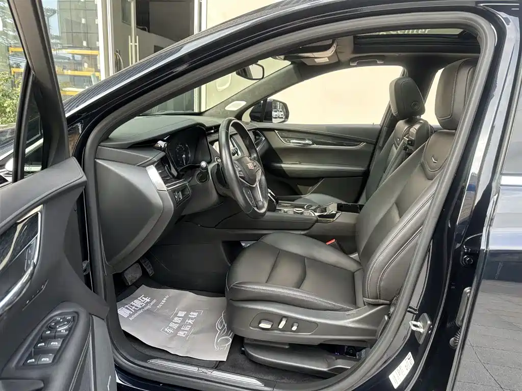 CADILLAC XT5