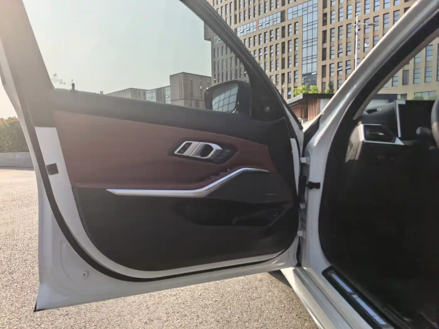 BMW 3 Series 2024 325Li M Sport Shadowline Package фото 9