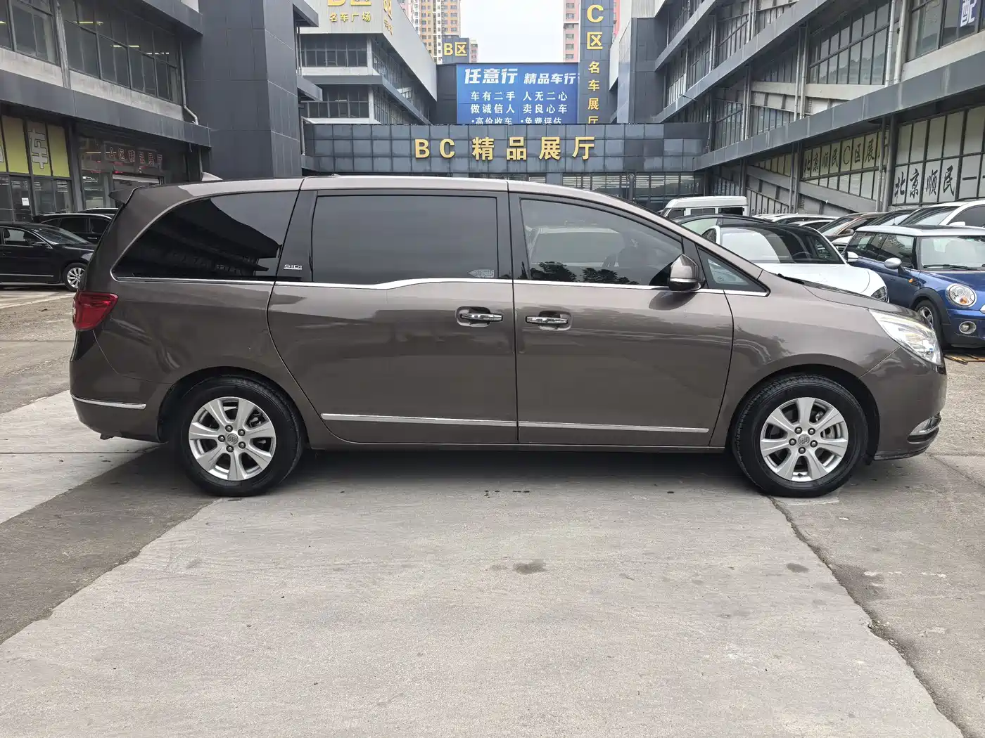 Buick GL8 2014 3.0L XT Luxury Business Flagship фото 4