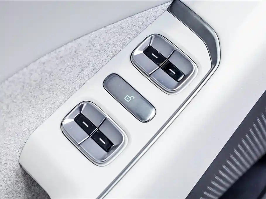 XIAOPENG P7