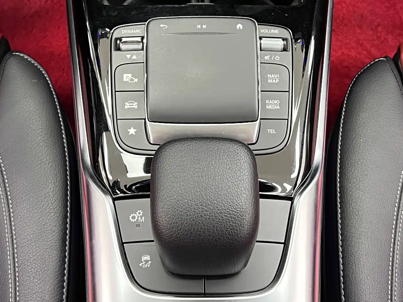 Mercedes-Benz A-Class AMG (Import) 2020 AMG A 35 4MATIC фото 25