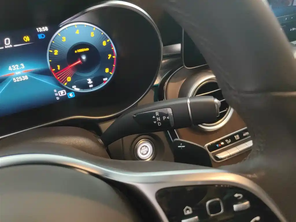 Mercedes-Benz GLC 2022 Model GLC 260 L 4MATIC Luxury Edition фото 10