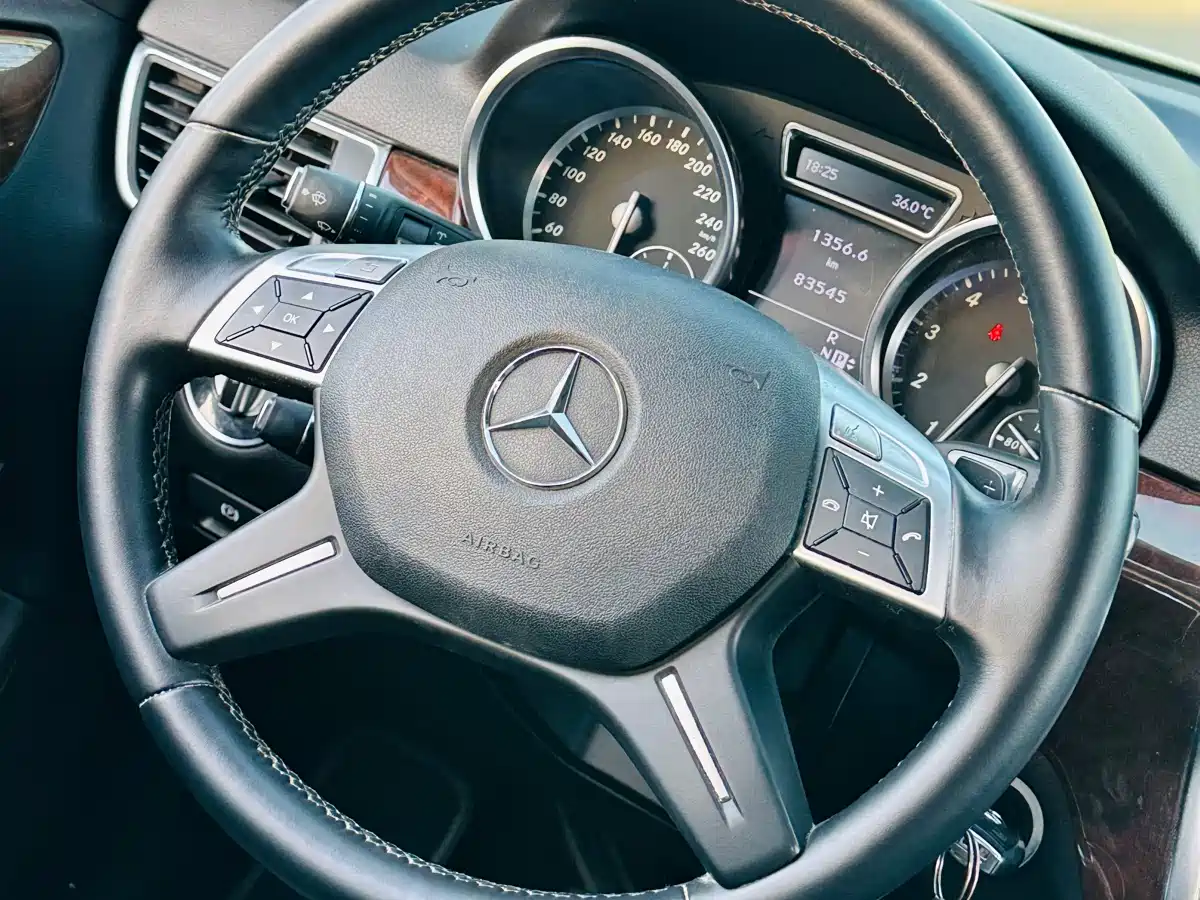 Mercedes-Benz M-Class 2012 Model ML 350 Dynamic фото 16
