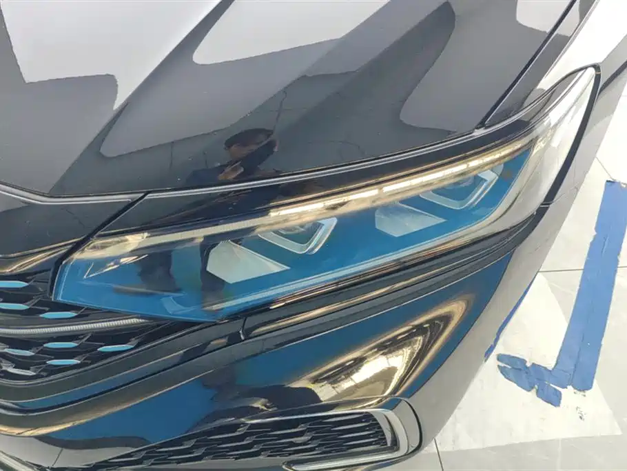 Volkswagen Passat 2023 Facelift 330TSI Starlight Luxury Edition фото 5