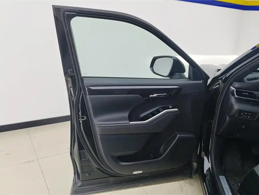 Toyota Crown Kluger 2022 2.5L HEV 4WD Flagship Edition фото 7