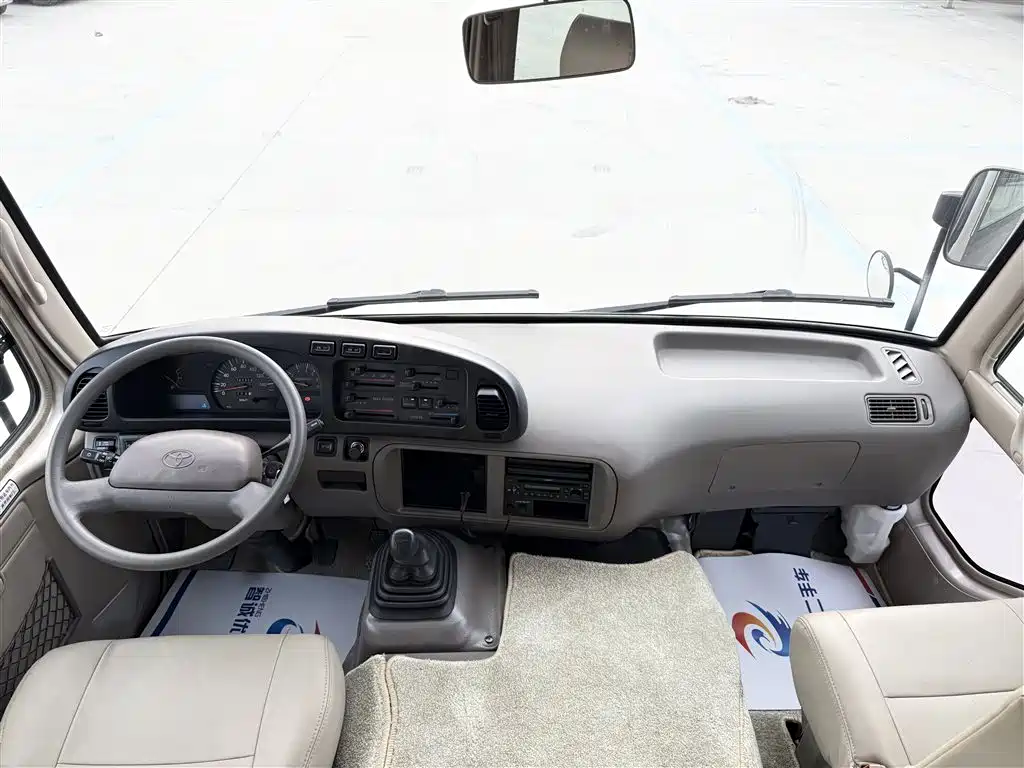 Toyota Coaster 2007 2.7L Gasoline Premium Edition 20-seater фото 5