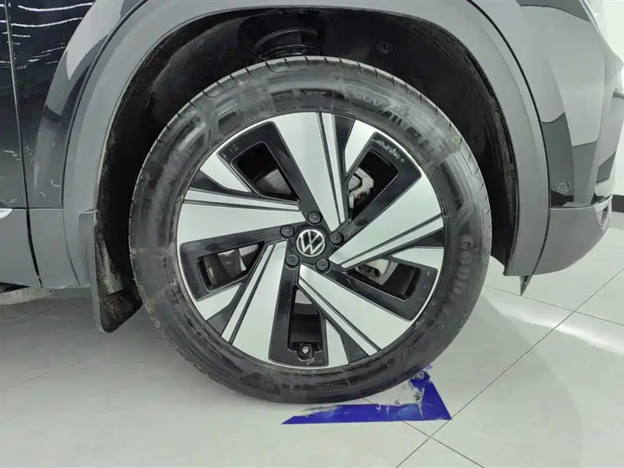 Volkswagen Teramont 2024 380TSI 4WD Dragon Glory Edition фото 6