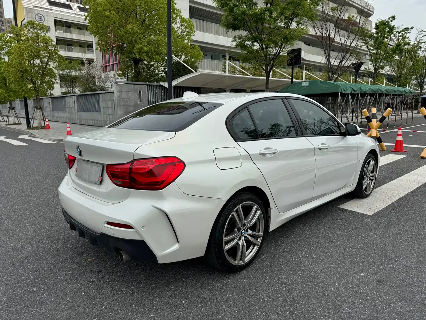 BMW 1 Series 2019 120i M Sport Package фото 4