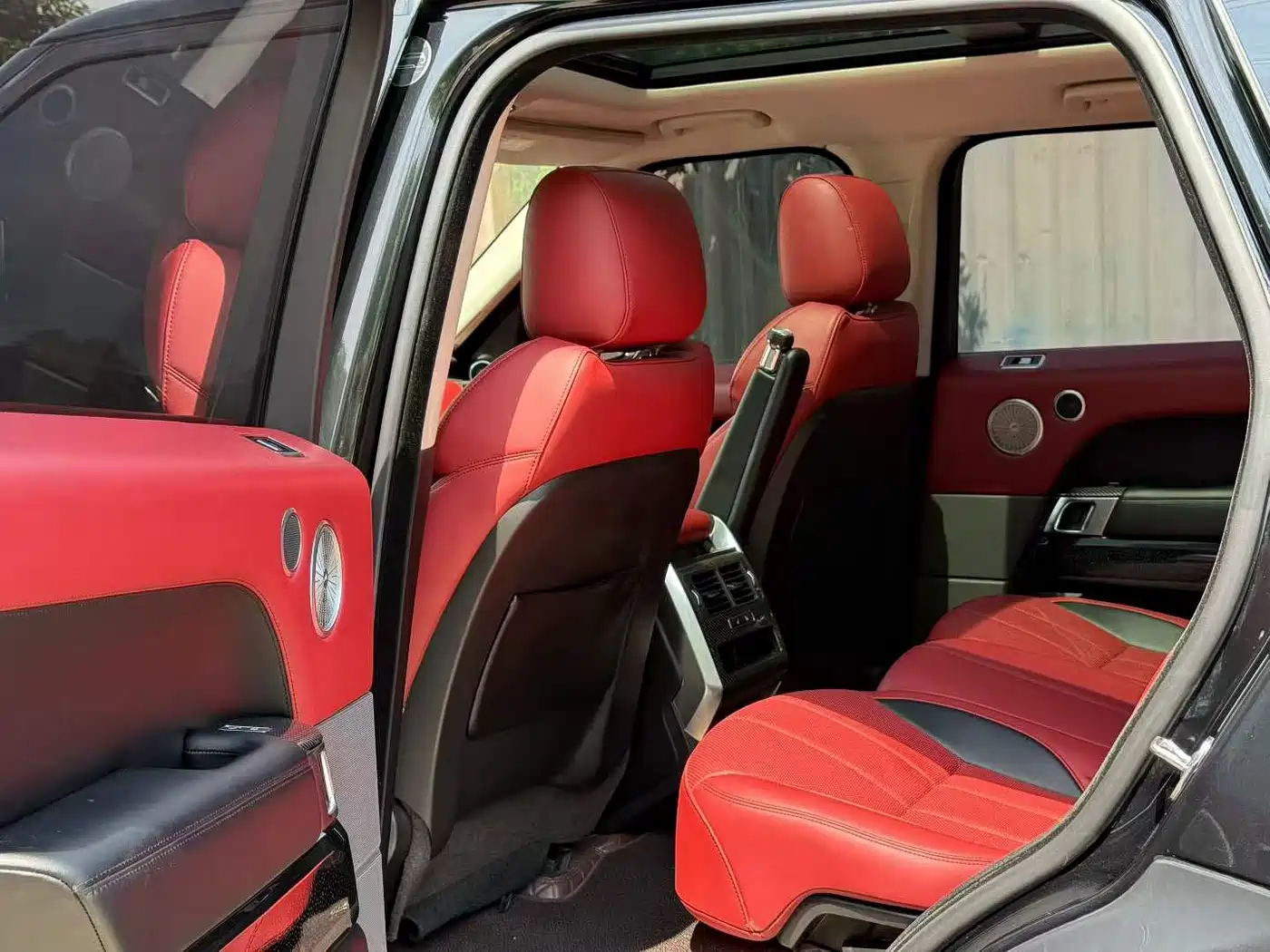 Land Rover Range Rover Sport 2016 Model 3.0 SC V6 SE фото 4