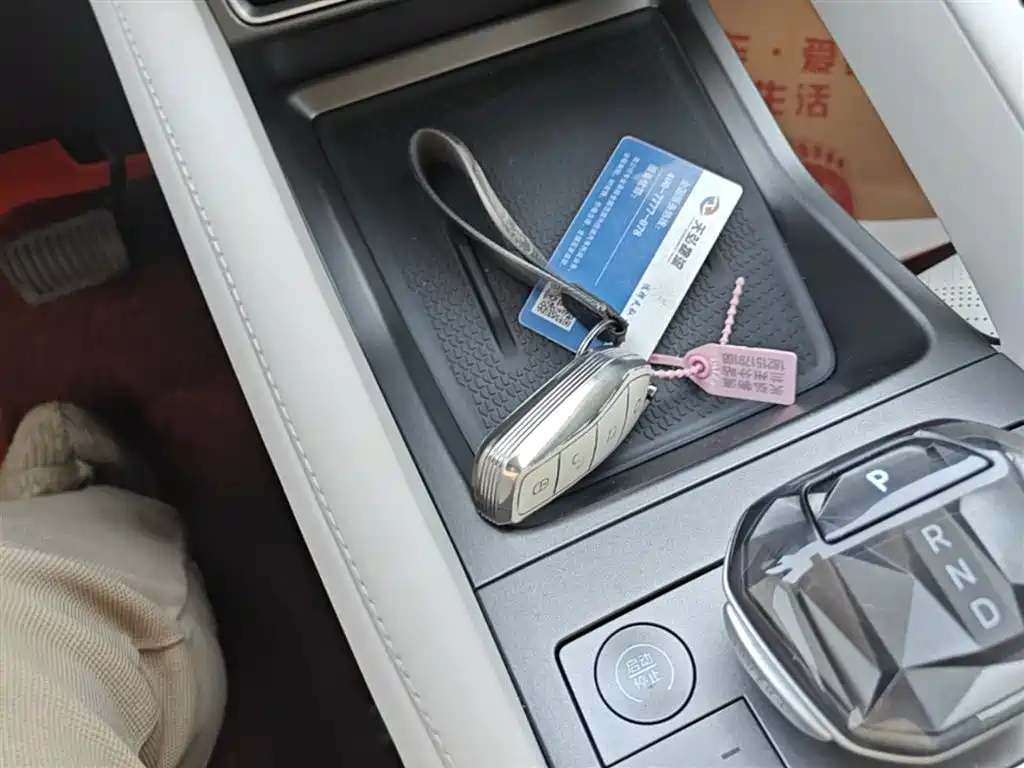 BYD Yuan UP 2024 401KM Leading Edition фото 9