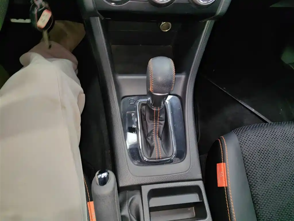 Subaru XV 2015 2.0i Special Sport Edition фото 10