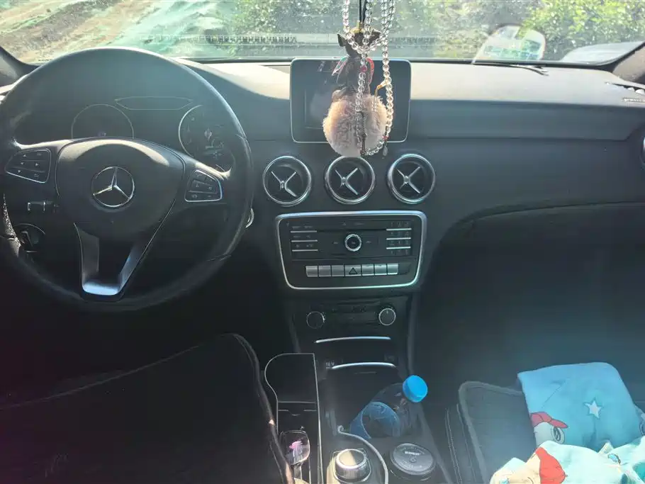 Mercedes-Benz A-Class (Import) 2018 A 200 Sport фото 12