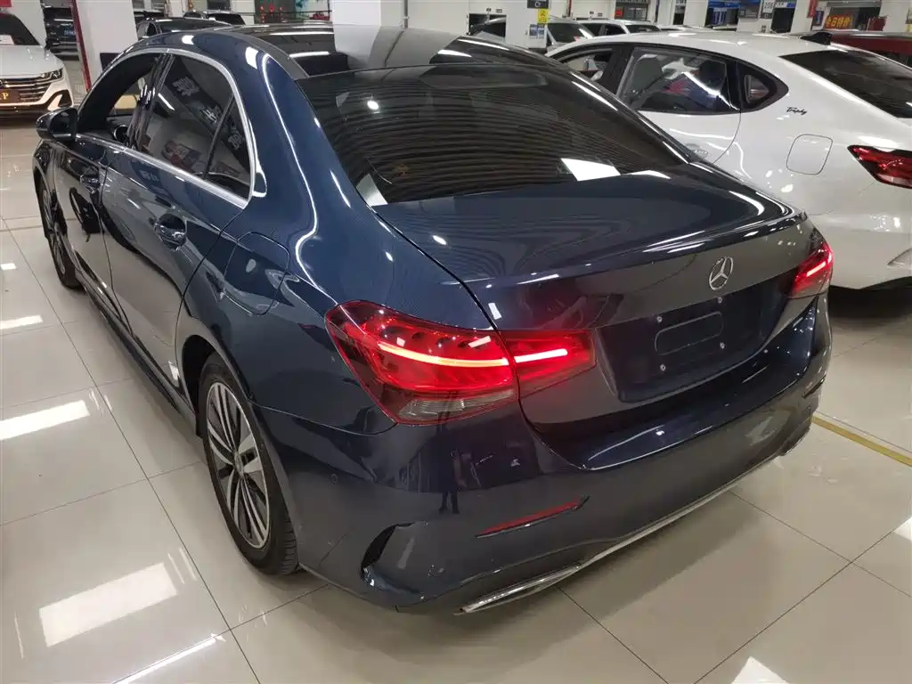 Mercedes-Benz A-Class 2019 A 180 L Sport Sedan фото 21