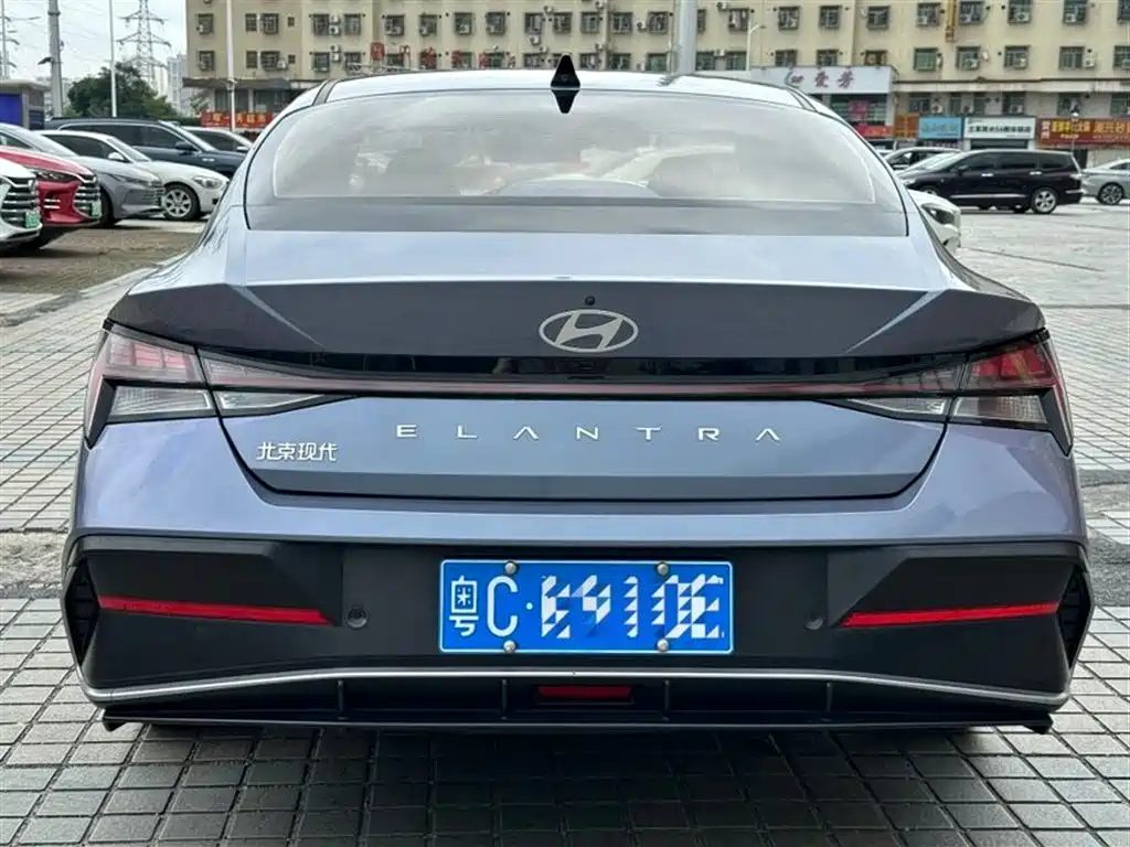 Hyundai Elantra 2023 Model 1.5L CVT LUX Premium Edition фото 5
