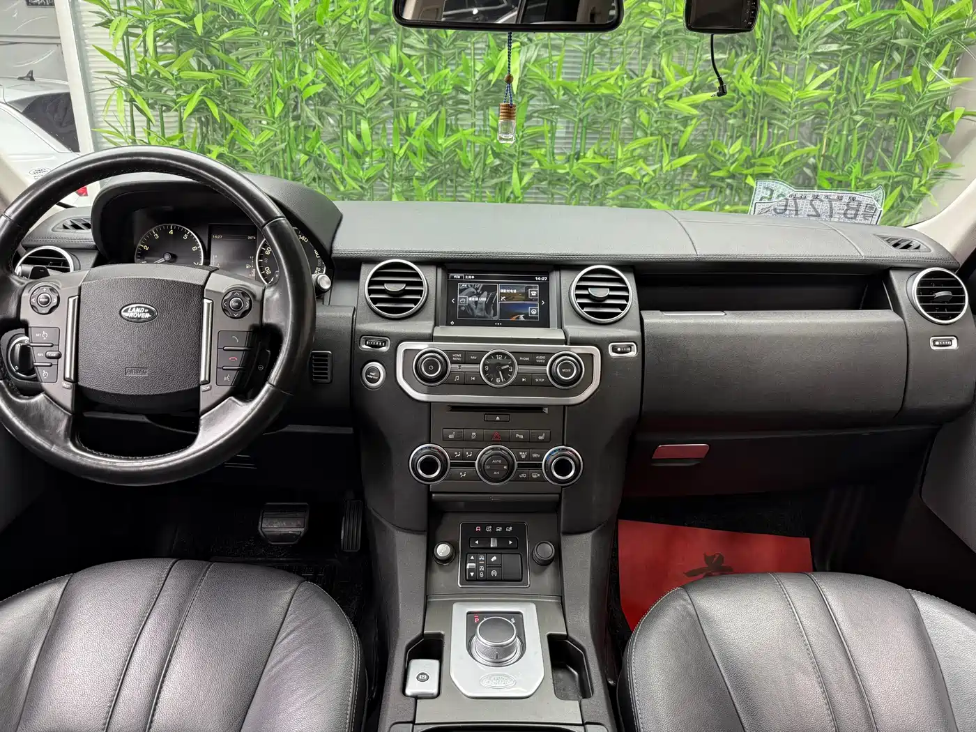 Land Rover Discovery 2016 3.0 SC V6 SE фото 8