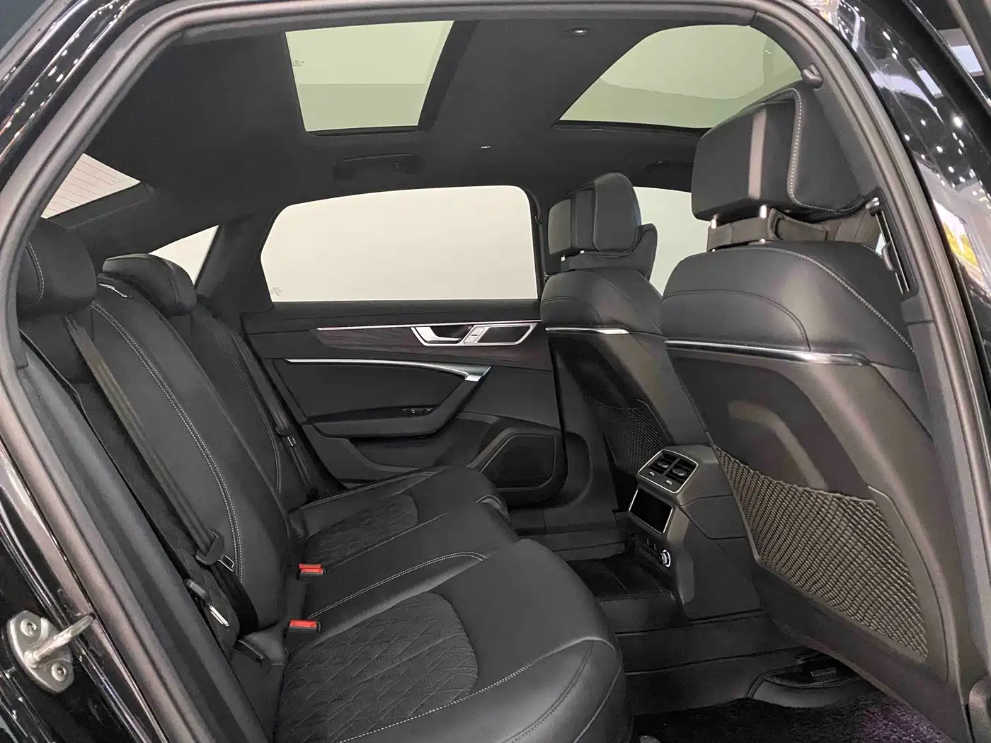 Audi A6L 2025 45 TFSI quattro Premium Sport фото 28