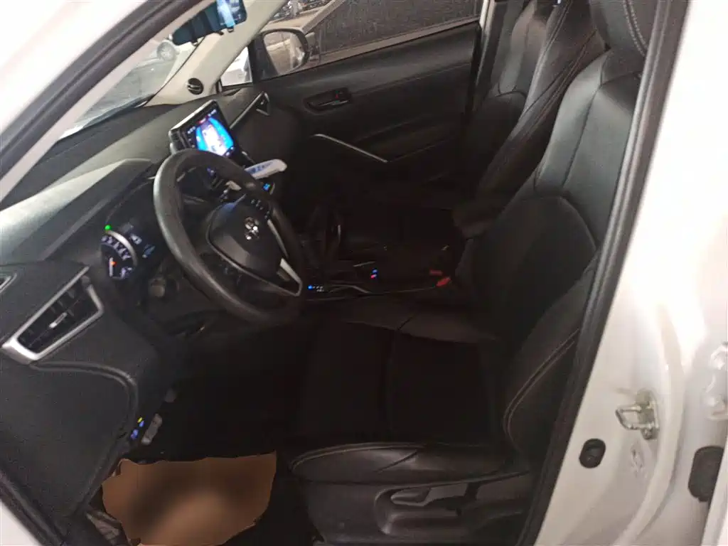 Toyota Frontlander 2022 2.0L CVT Leading Edition фото 11