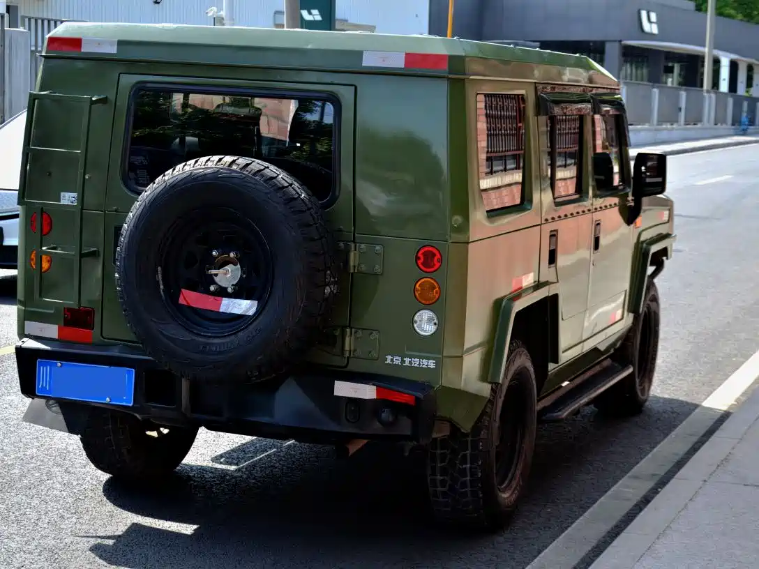 BAW (Beijing Automobile Works) Warrior 2018 2.0T 5-Door 4WD Gasoline (China V) фото 6