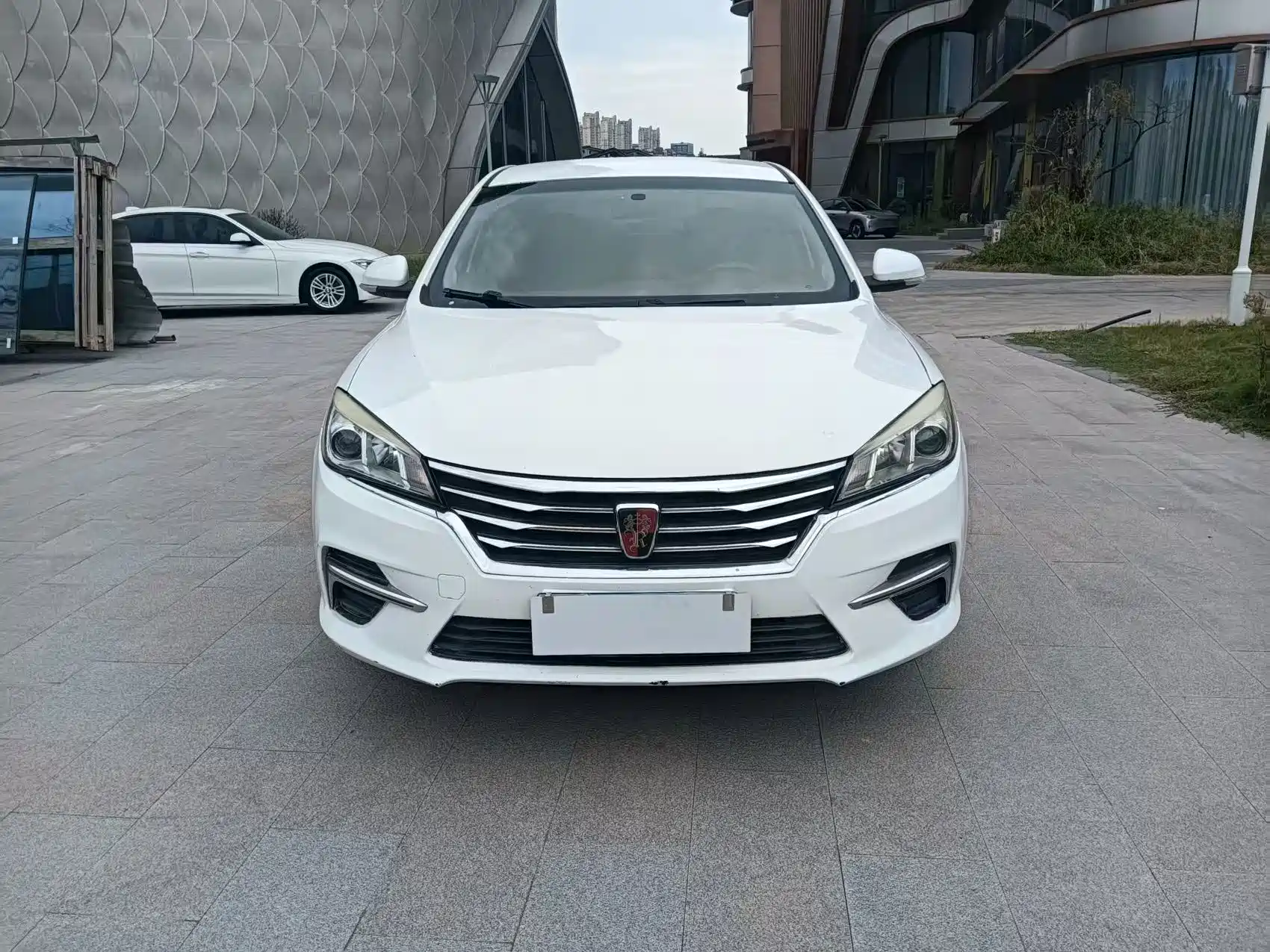 Фото 2 - Roewe 360