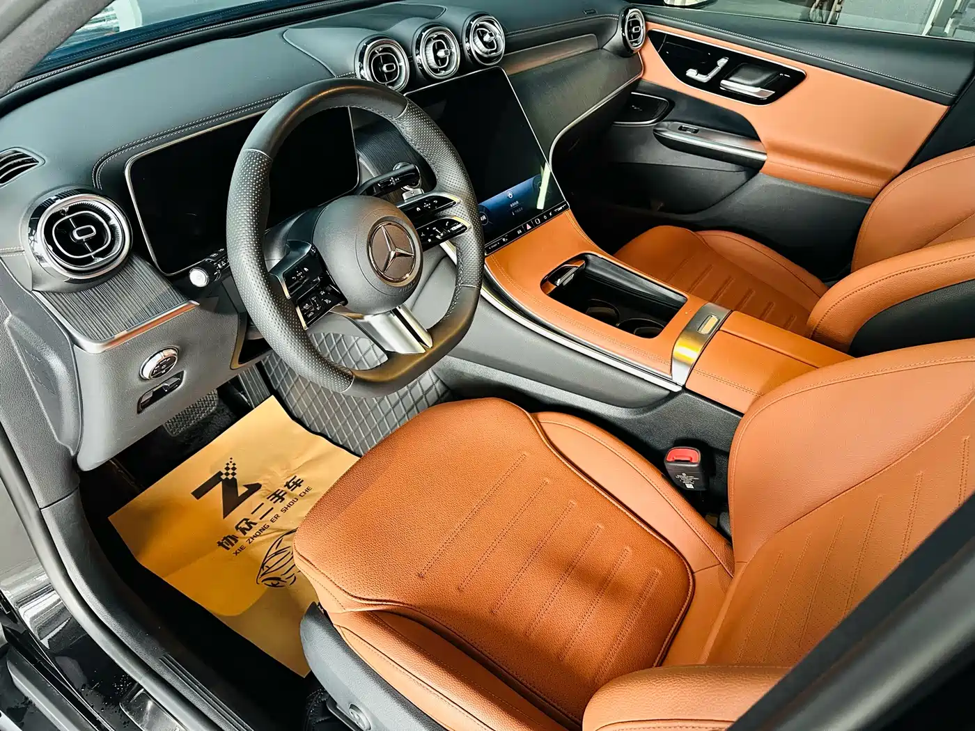 Mercedes-Benz GLC 2024 GLC 260 L 4MATIC Luxury 5-seater фото 16